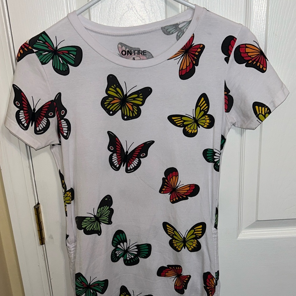 🦋Simple butterfly tshirt dress 5/25$